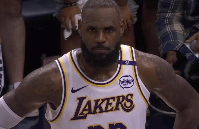 NBA 季后赛首轮 G4：湖人客场惜败森林狼，詹姆斯拼尽全力仍难挽颓势