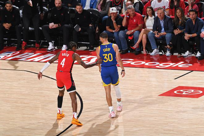 NBA首轮赛况：火箭欲逆转勇士，杰伦·格林表现成关键
