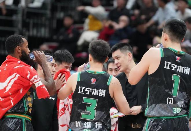 CBA 季后赛半决赛：辽宁队被横扫，赵继伟表现不佳原因剖析