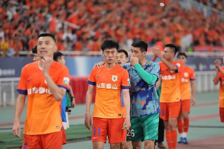 中超齐鲁德比1比1战平，泰山队主场令人失望，崔康熙赛后状况频出