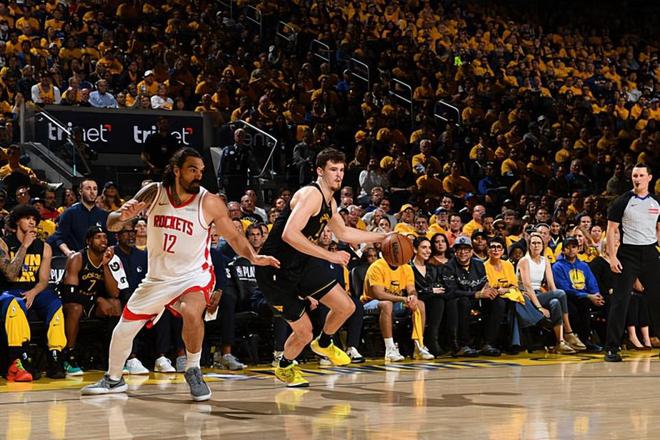 NBA 季后赛火箭胜勇士扳平总比分，波斯特表现令人无语