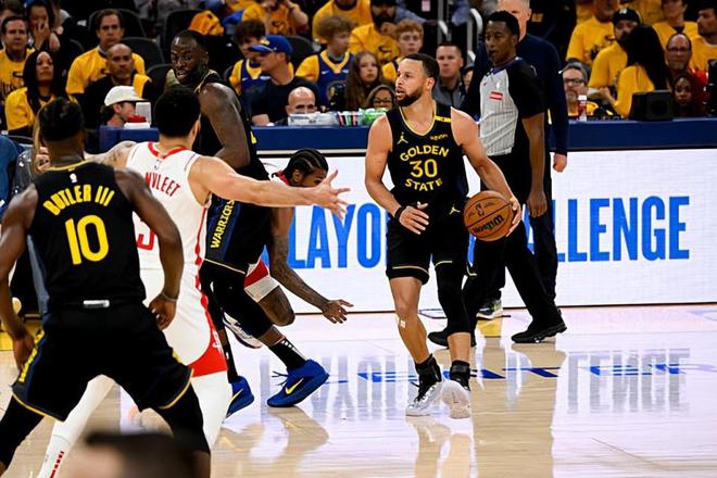 NBA 季后赛火箭胜勇士扳平总比分，库里表现未达预期