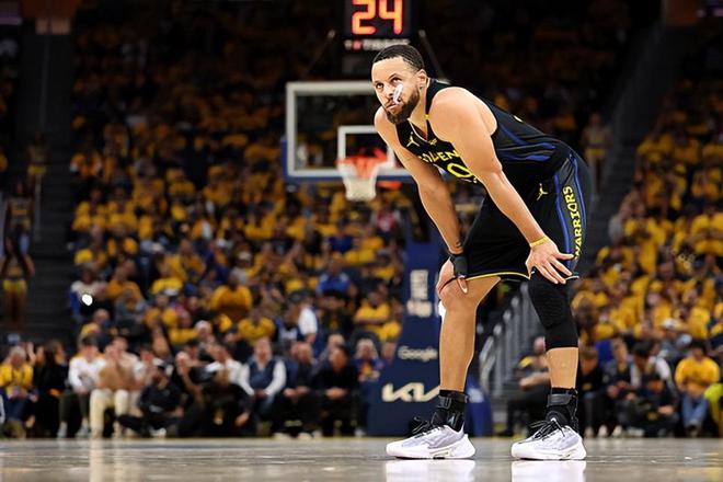 NBA 季后赛火箭胜勇士扳平总比分，库里表现未达预期