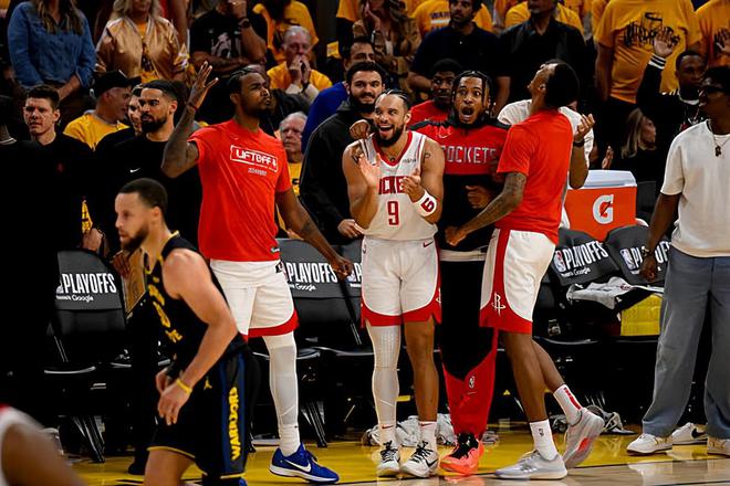 NBA季后赛火箭胜勇士扳平总比分，狄龙-布鲁克斯表现欠佳