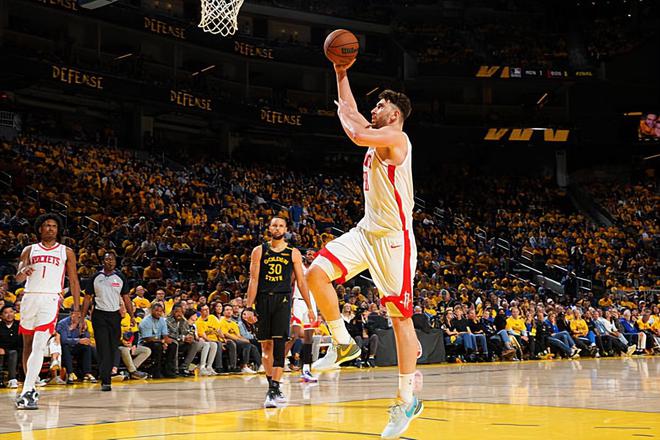NBA 季后赛火箭胜勇士扳平总比分，申京稳定发挥成关键