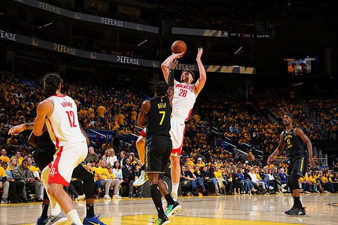 NBA 季后赛火箭胜勇士扳平总比分，申京稳定发挥成关键