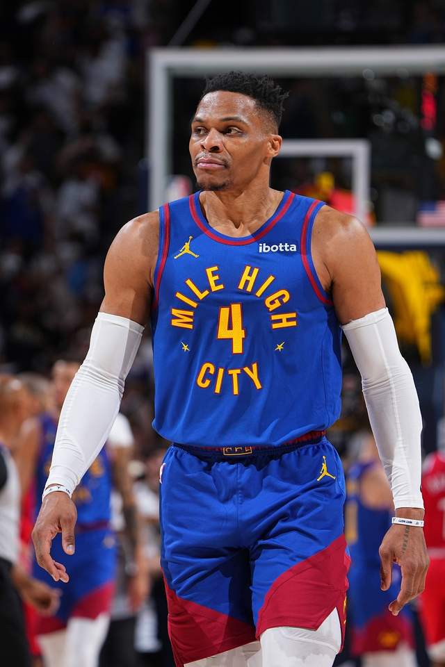 5月4日NBA季后赛首轮抢7：掘金淘汰快船，威少高光重返俄城