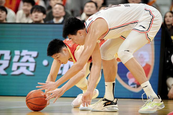 CBA公司重罚北京队引关注，总决赛在即谁能稳定发挥夺冠？