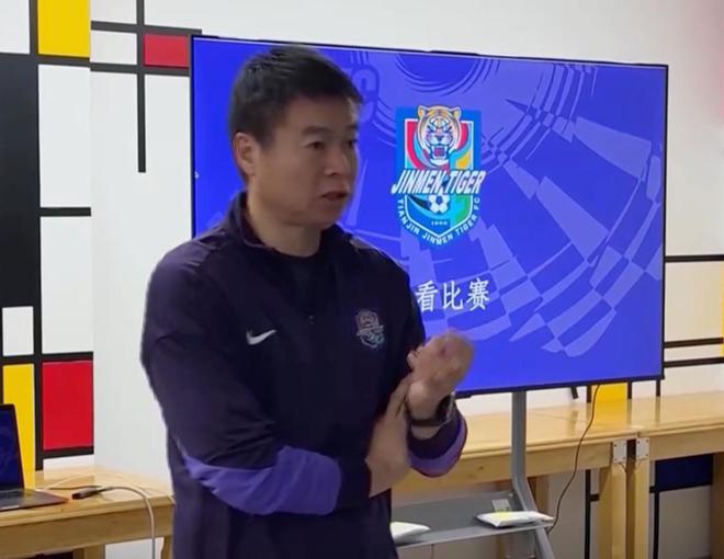 5月1日晚央视足球之夜讲述于根伟心路历程及赛前讲话