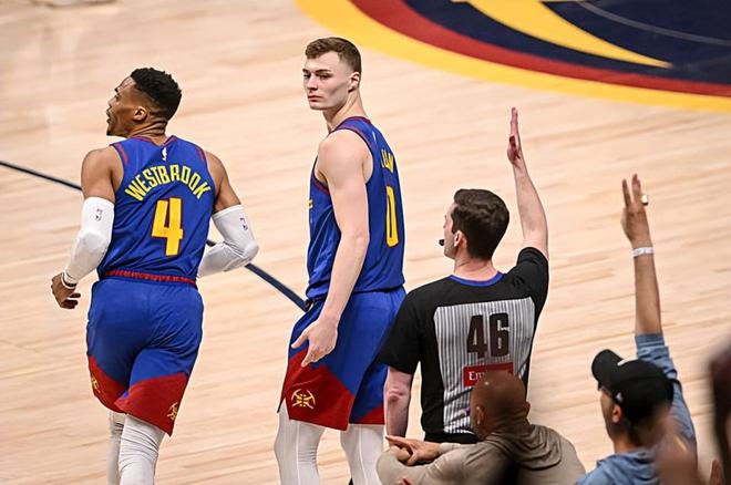 NBA季后赛掘金胜快船晋级，布劳恩稳定表现助力前行