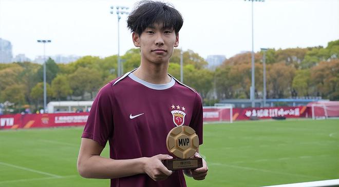 19岁锋线小将李新翔中超首秀惊艳，后续却归于平淡
