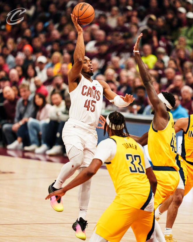 5月5日NBA半决赛：步行者开门红，骑士惜败，比赛过程胶着