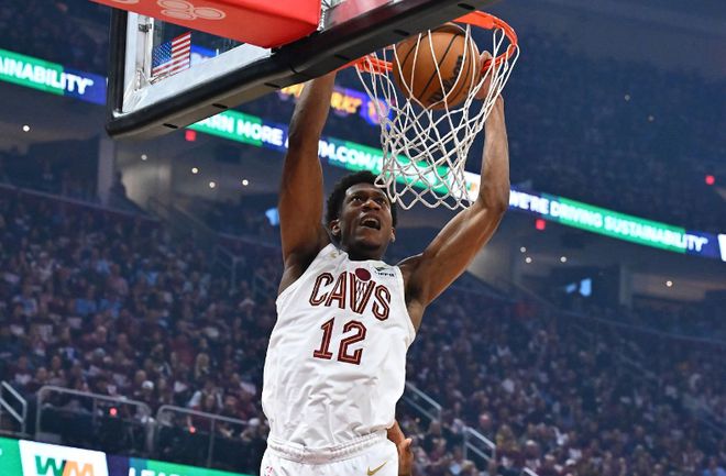 NBA东部半决赛：步行者胜骑士先拔头筹，德安德烈-亨特表现不错