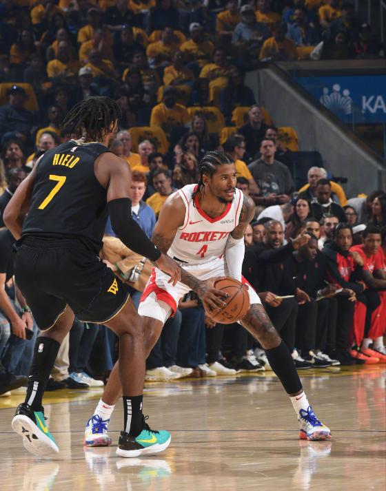 本赛季NBA西部争六大战及首轮精彩回顾与球员前景分析