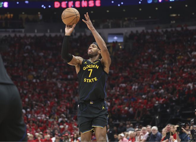 NBA 季后赛首轮抢七：勇士 103-89 击败火箭晋级，希尔德库里巴特勒高光