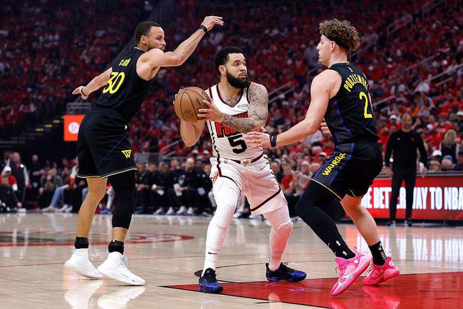 NBA季后赛首轮勇士VS火箭抢7大战：激烈攻防全程回顾