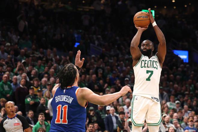 NBA季后赛次轮尼克斯VS绿军G1激战，多组对决看点十足