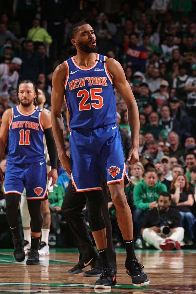 NBA季后赛次轮尼克斯VS绿军G1激战，多组对决看点十足