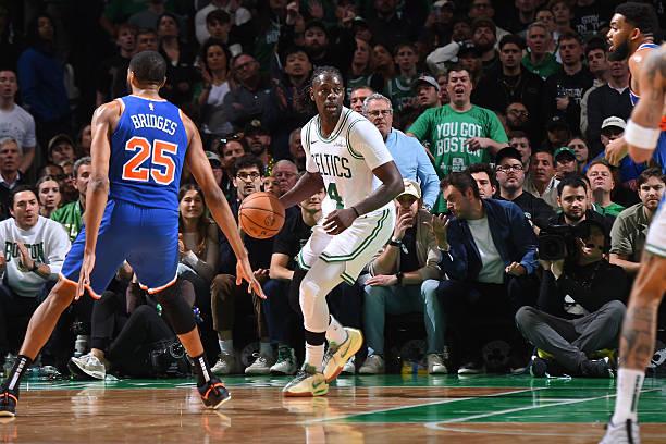 NBA东部半决赛G1：尼克斯惊天翻盘，霍勒迪表现出色成亮点