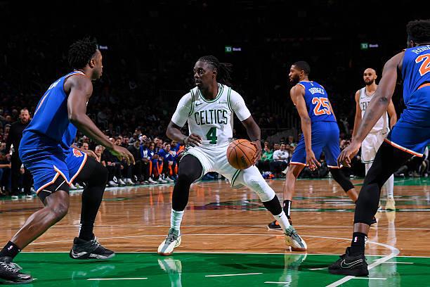 NBA东部半决赛G1：尼克斯惊天翻盘，霍勒迪表现出色成亮点