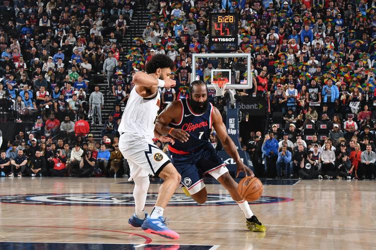 5月6日NBA季后赛战况：尼克斯险胜凯尔特人，掘金险胜雷霆