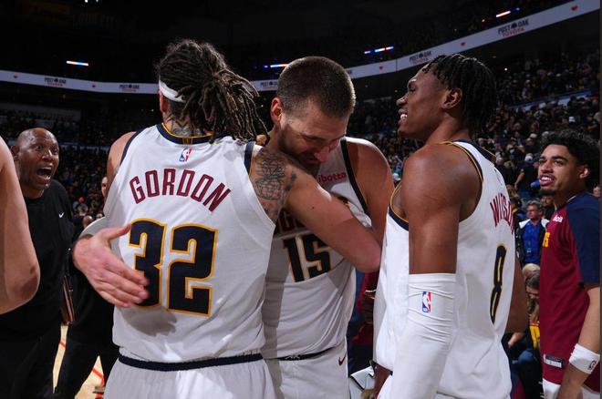 NBA季后赛半决赛雷霆VS掘金第一场：激战正酣，雷霆意外落马