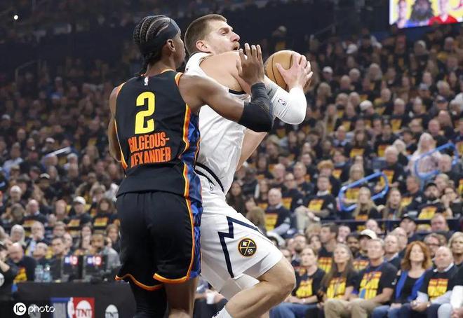 2024-25赛季NBA季后赛半决赛：掘金险胜雷霆总分1-0领先