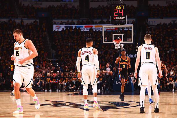 NBA西部半决赛：掘金阿隆-戈登三分绝杀，威少高效表现助力开门红