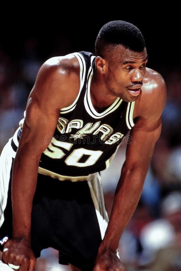 NBA 季后赛次轮 G1 约基奇超神！盘点联盟 70 年代后单场 40+20 之人