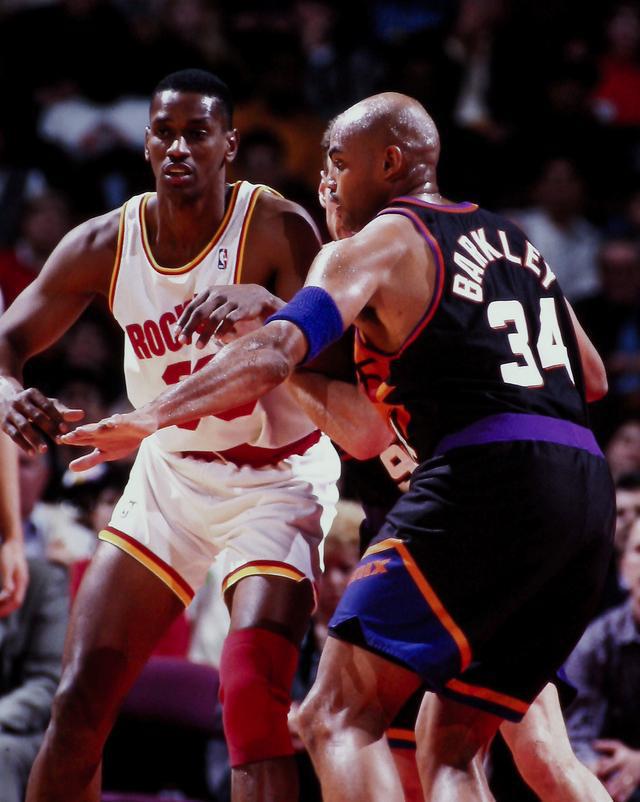 NBA 季后赛次轮 G1 约基奇超神！盘点联盟 70 年代后单场 40+20 之人