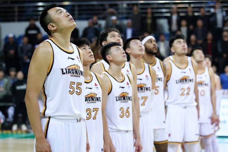 辽宁男篮卫冕决心大却遇外援等问题，下赛季夺冠希望渺茫