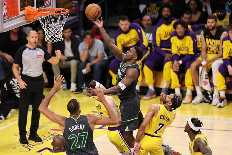5月7日NBA季后赛：森林狼与勇士首轮以下克上淘汰湖人火箭
