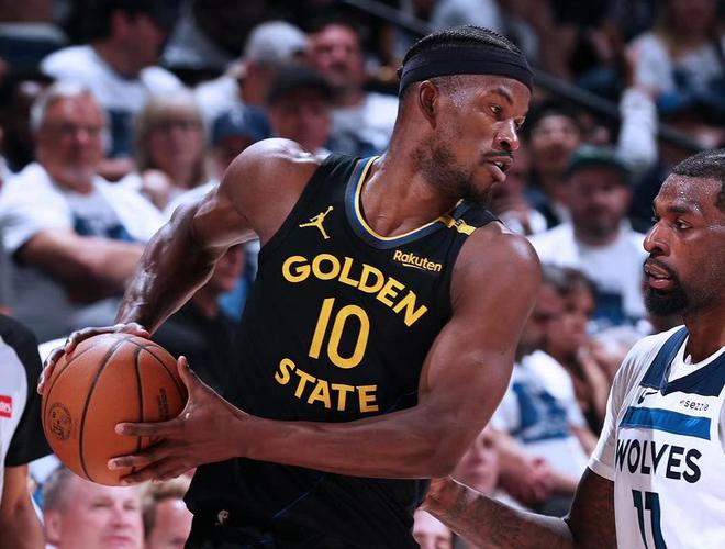 NBA 季后赛次轮爆冷！勇士 1-0 领先，赛前专家预测全翻车