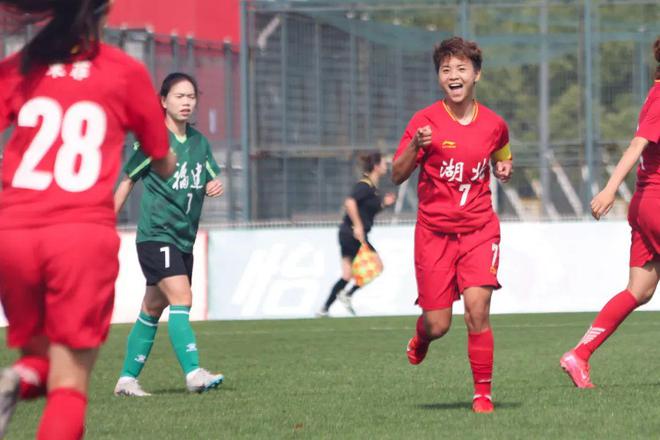 王霜第五次代表湖北女足战全运：率替补轻取福建提前晋级