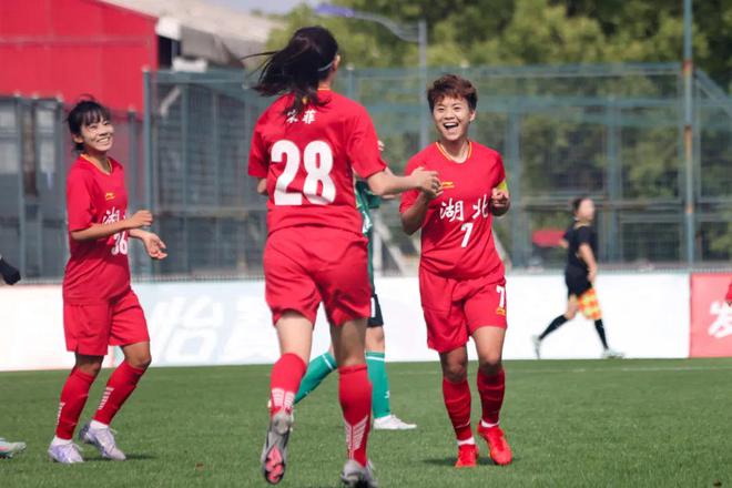 王霜第五次代表湖北女足战全运：率替补轻取福建提前晋级