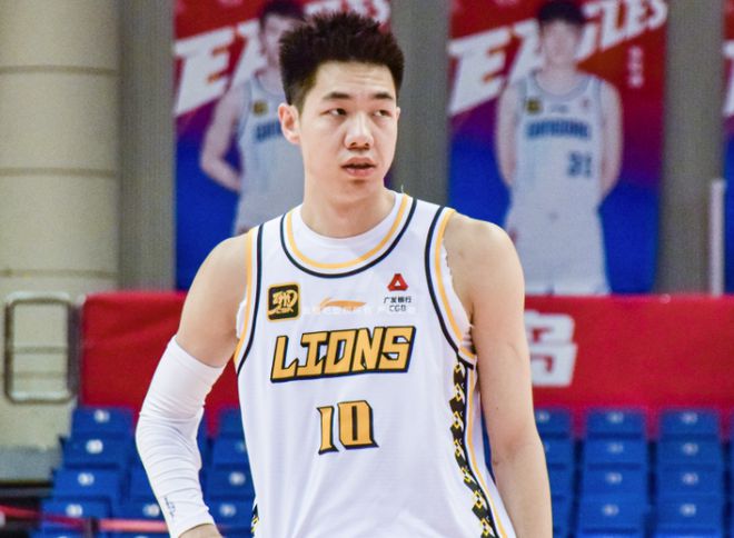 CBA总决赛G1：广厦主场对阵北京，朱俊龙受伤局势突变