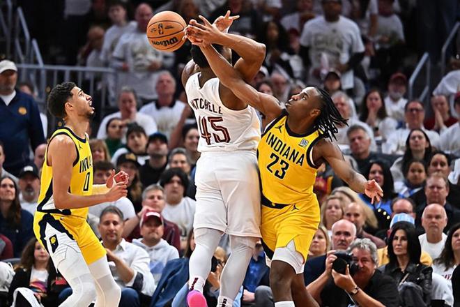NBA 季后赛步行者胜骑士 2-0 领先 阿隆-内史密斯高效砍 23 分