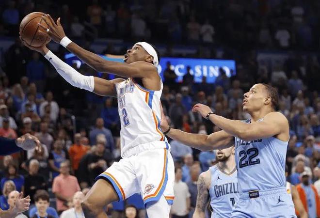 NBA 季后赛激战正酣，本赛季各单项奖揭晓，MVP 悬念几何？