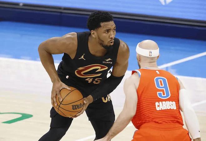 今年NBA季后赛观赏性提升，多队交锋激烈且裁判尺度宽松
