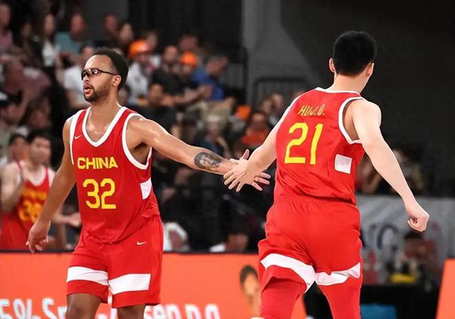 中国篮协发布入籍球员管理办法，民营俱乐部为何持消极态度？