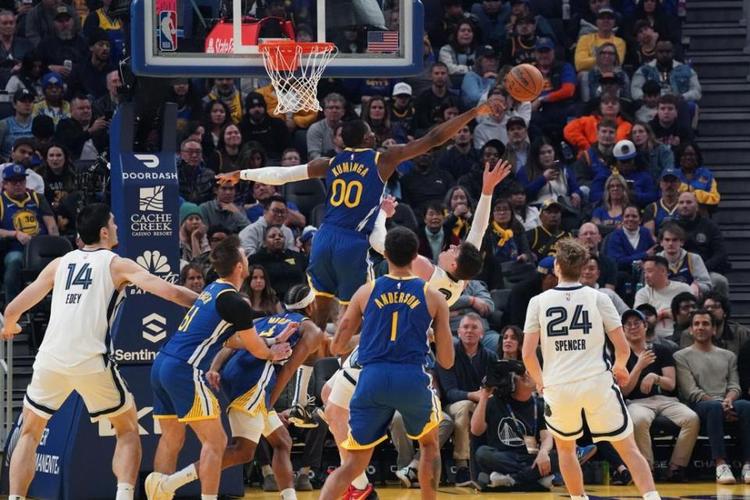 5月9日NBA季后赛半决赛G2：库里缺阵勇士被动，追梦格林引争议