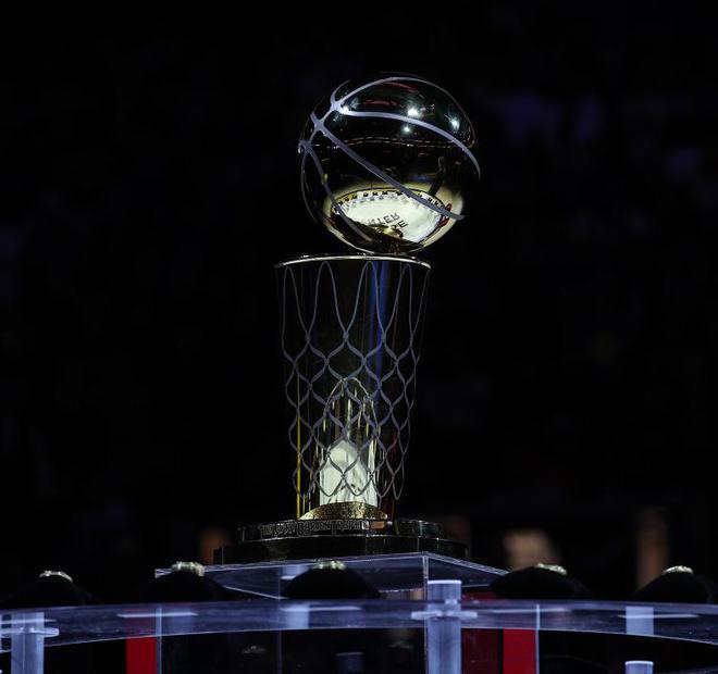 NBA季后赛分区半决赛激战正酣，各队冠军荒时长几何？