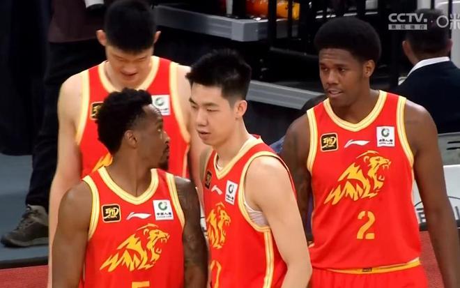 CBA总决赛广厦男篮首胜引热议，裁判组合及主场问题成焦点