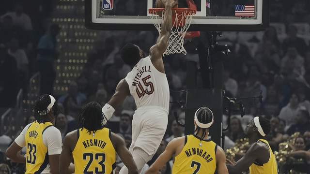 NBA 季后赛东部对决：骑士扳比分，客场球队 5 连胜成焦点