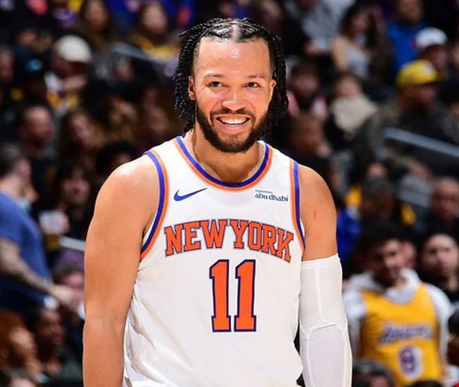 NBA 季后赛：凯尔特人狂胜尼克斯，尼克斯 20 分大逆转美梦破灭