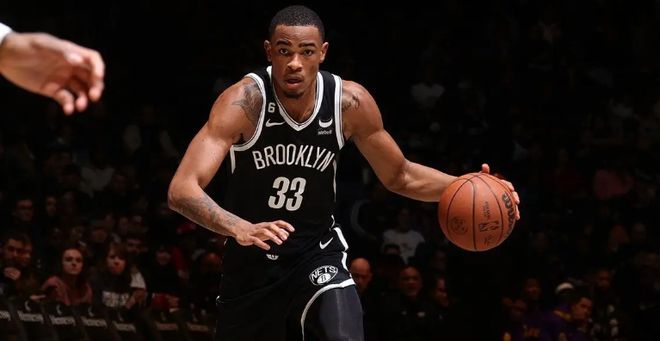 2024-25赛季NBA季后赛激战正酣，太阳面临杜兰特去留抉择，马刺或成下家