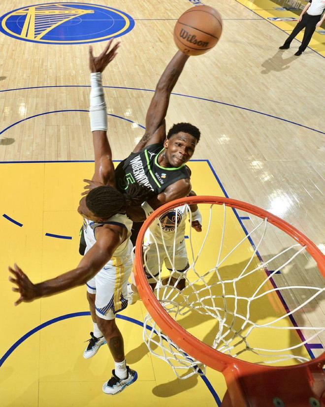 5月11日NBA季后赛西部半决赛：森林狼客场击败勇士赢下小天王山之战