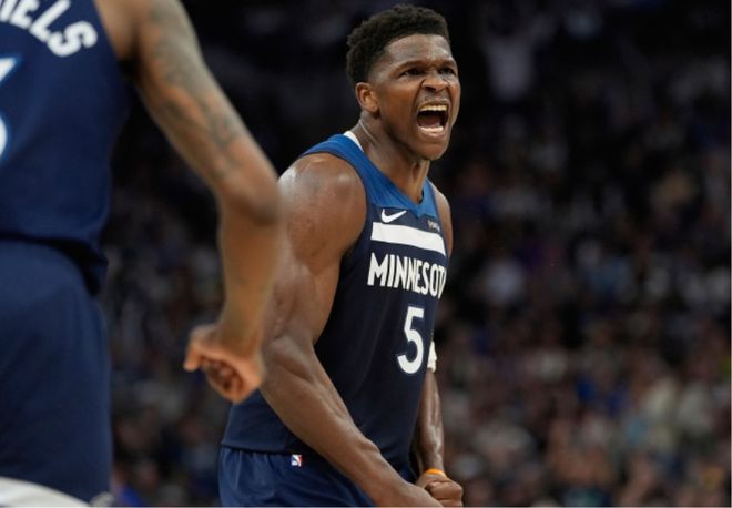 NBA季后赛西部半决赛G3：森林狼102-97胜勇士，全场亮点十足