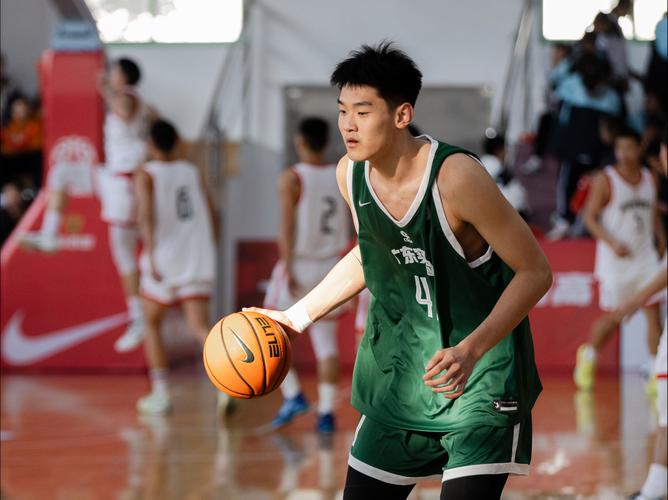 北京时间5月11日耐克CHBL星级排名公布，王洪泽成CHBL第一高中生