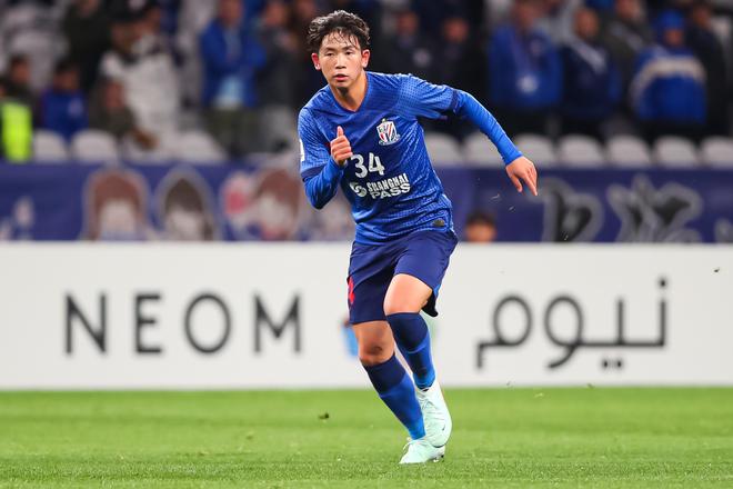 中超第13轮申花主场4-0完胜青岛西海岸，斯卢茨基评坚实表现